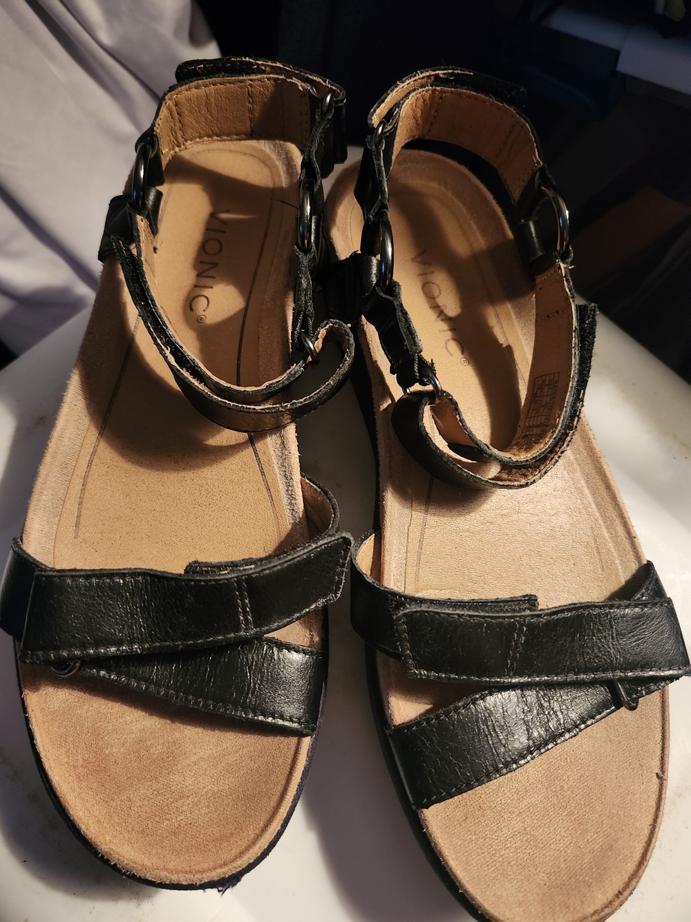 Vionic Black Women’s KAYAN Sandals